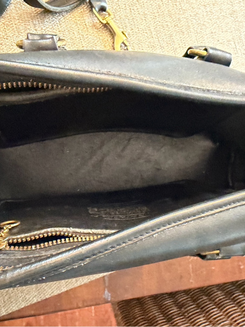 Vintage Coach Baxter Black Leather Bag.  Crossbody or hand carry. Doctor style. - Picture 7 of 7